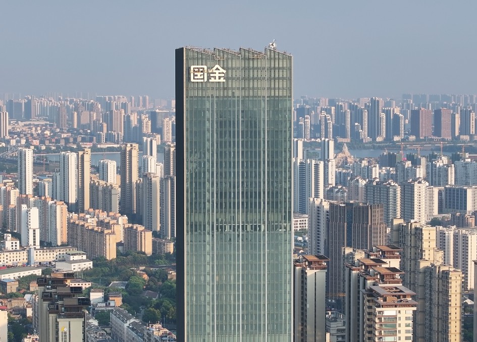 怎样挑选合适的楼顶发光字厂家？