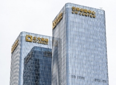 还在找玻璃幕墙发光字厂家？字工场这就来帮你！